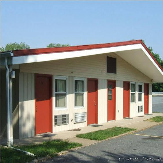 Red Carpet Inn Duncannon New Buffalo Esterno foto