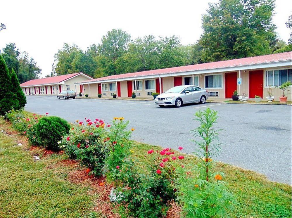 Red Carpet Inn Duncannon New Buffalo Esterno foto